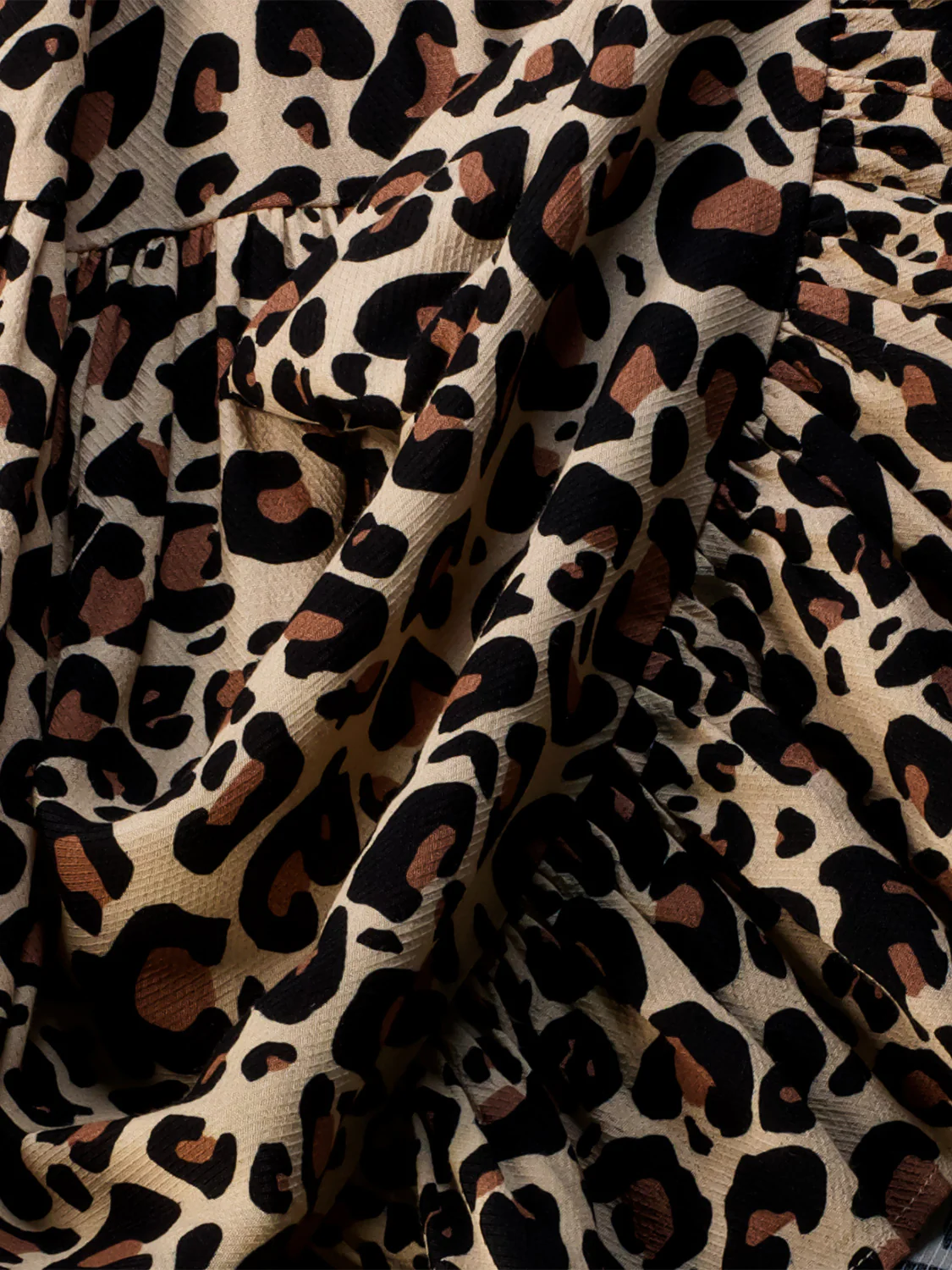 Kleid Cho Beige - Image 4
