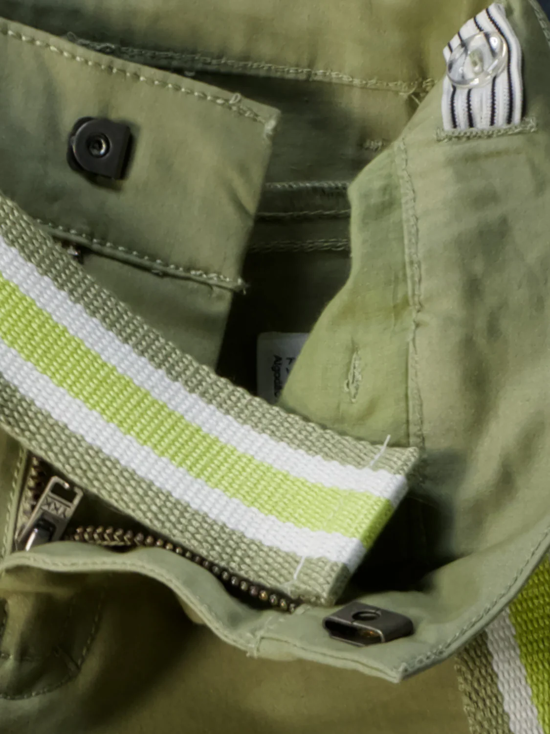 Shorts Olivgrün - Image 4